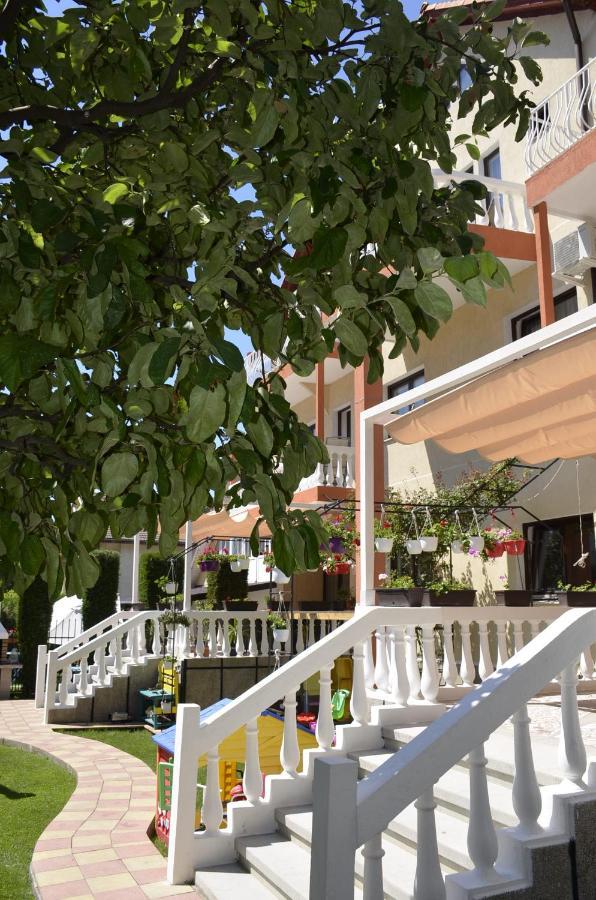 Apartament cu vedere la grădină