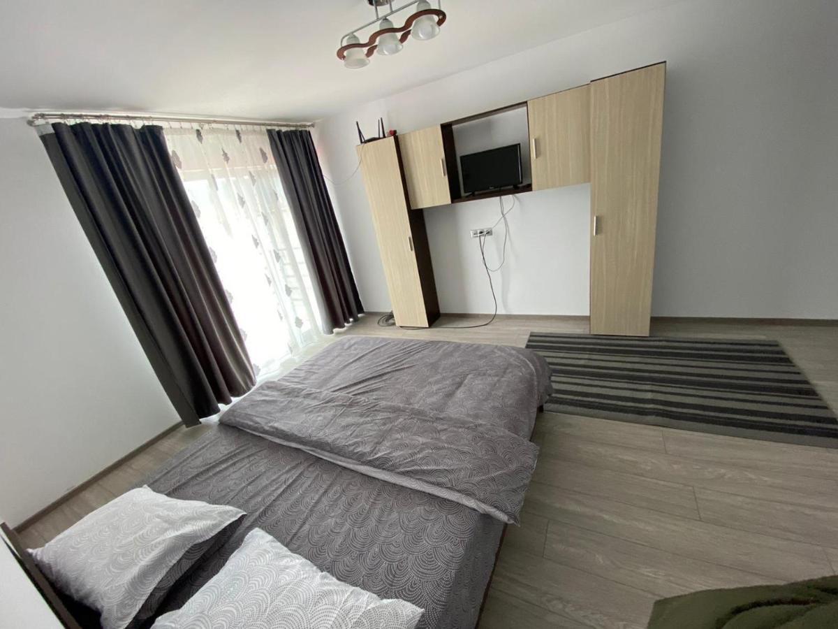 Six-Bedroom House,1020810403:JPEG