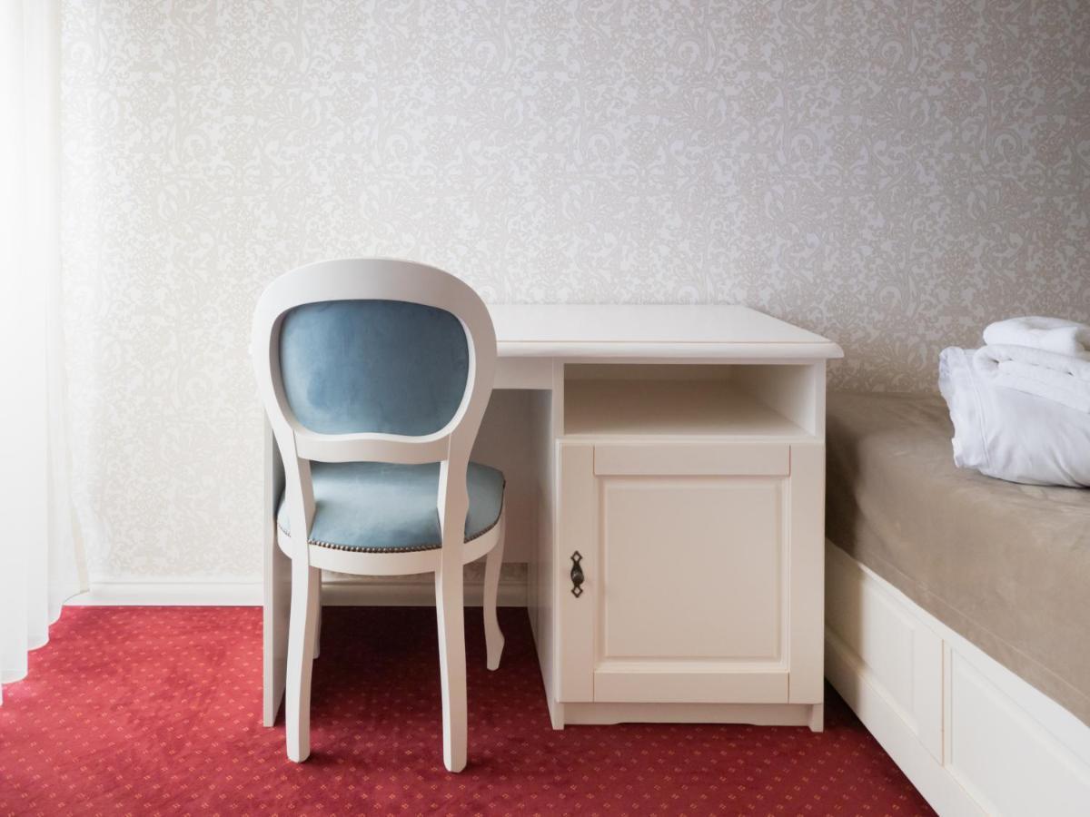 Single Room with Balcony,1088524918:JPEG