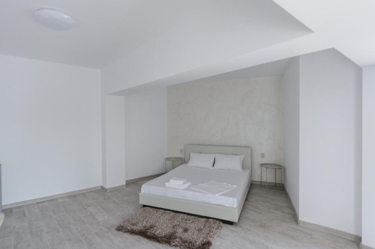 Deluxe Family Room,1131285456:JPEG