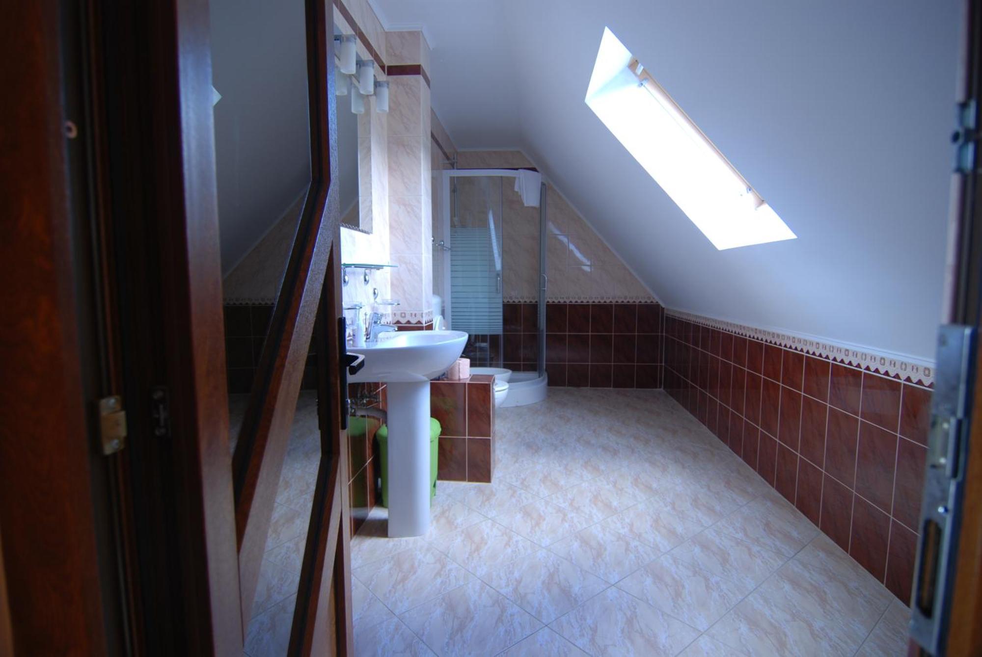 Two-Bedroom Suite (4 Adults),12669665:JPEG