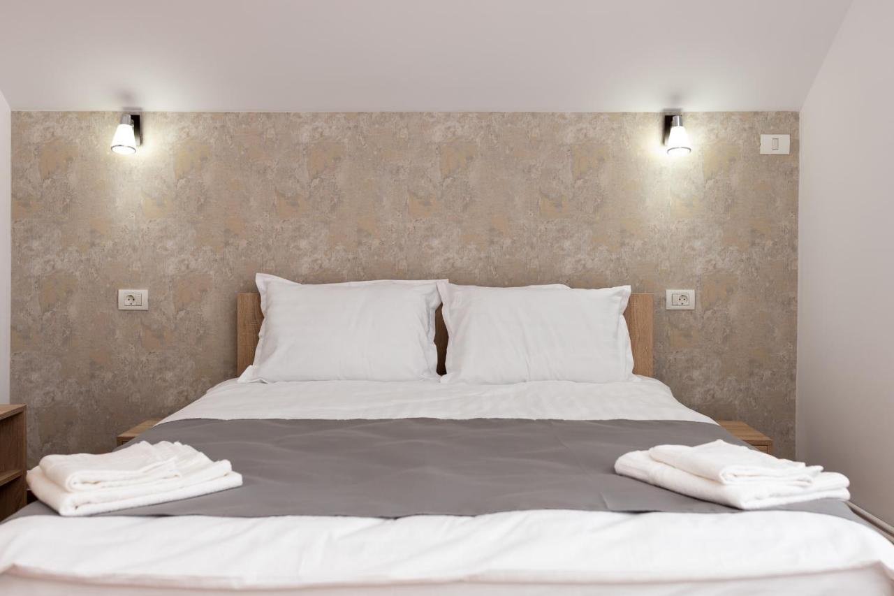 Deluxe Double Room,1236853450:JPEG