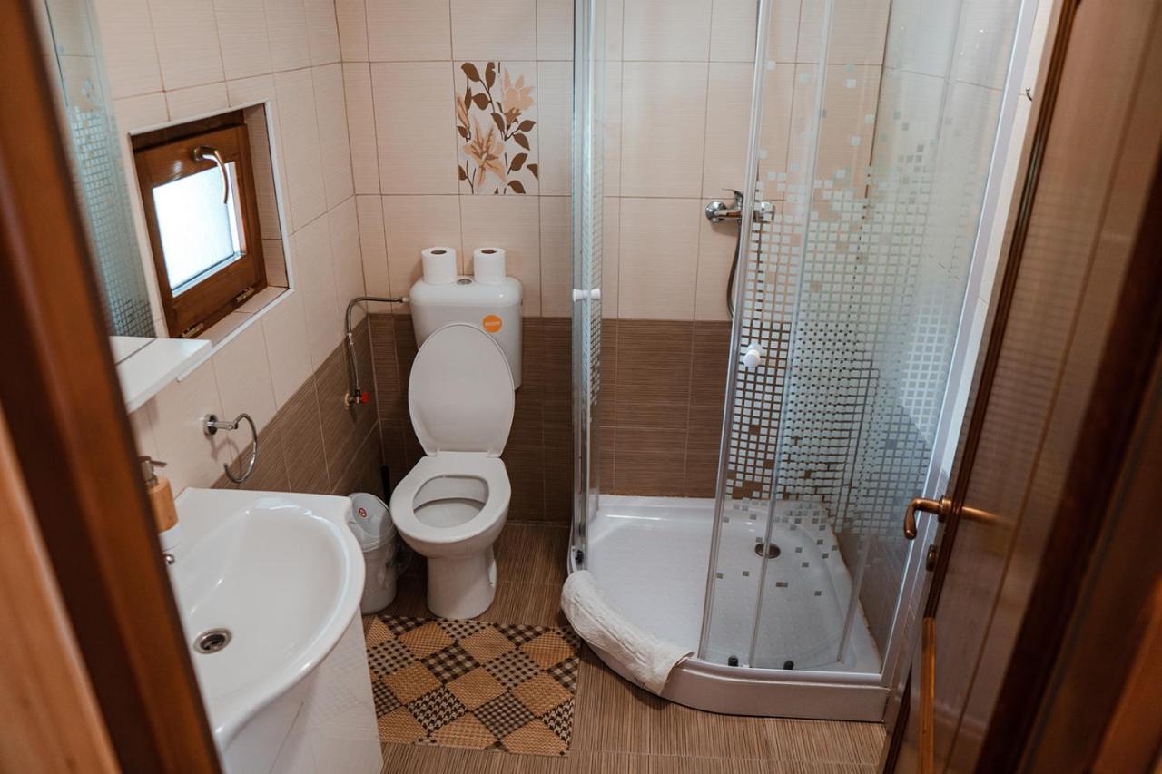 Comfort Triple Room with Shower