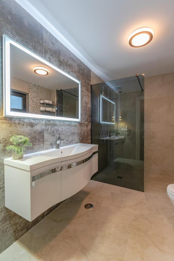 Deluxe Double Room,1269206029:JPEG