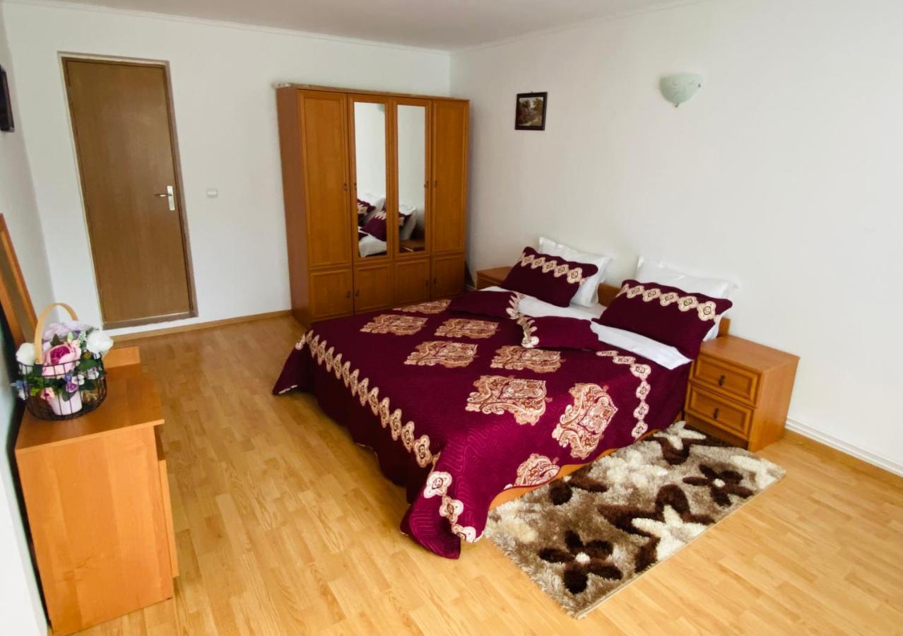 One-Bedroom Apartment,1269569515:JPEG