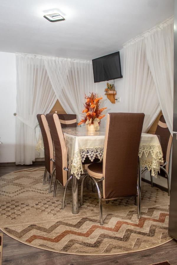 Cameră de familie cu baie privată