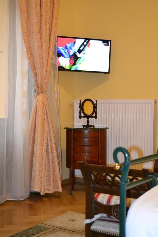 Double Room,128017953:JPEG