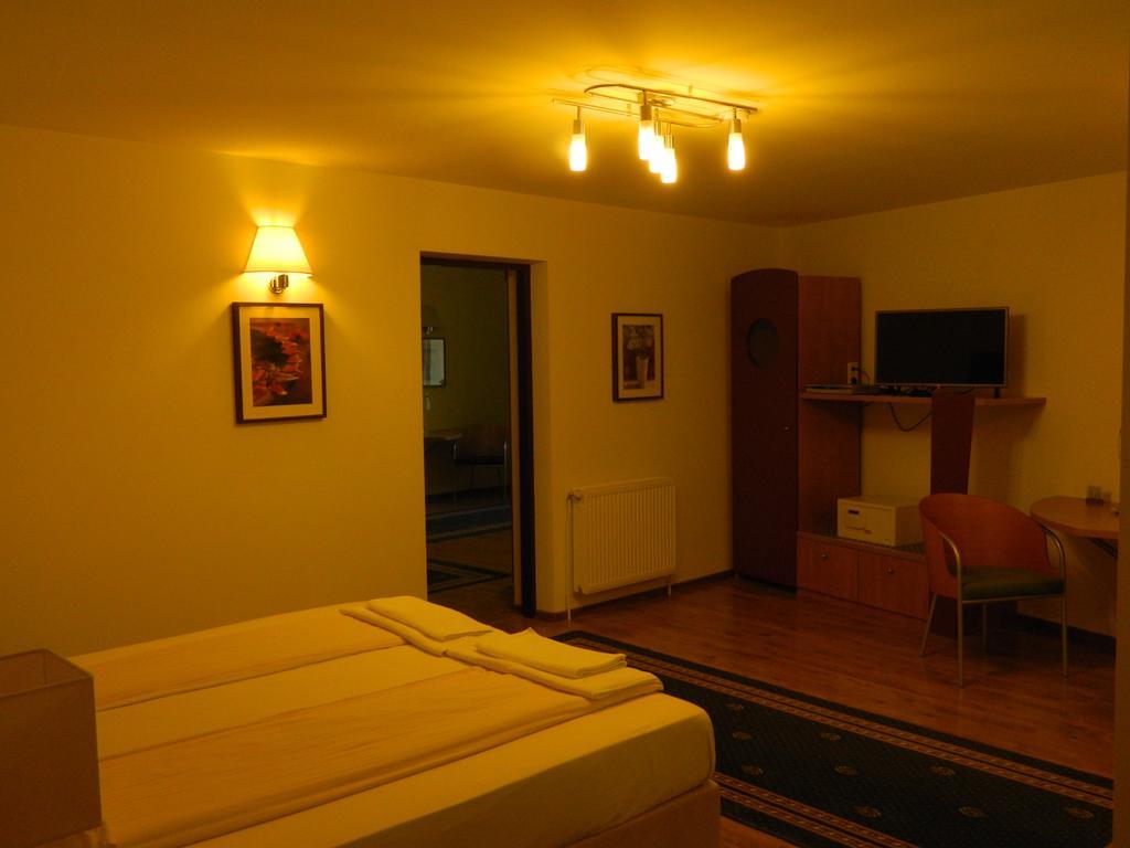 Apartament mare cu 2 dormitoare