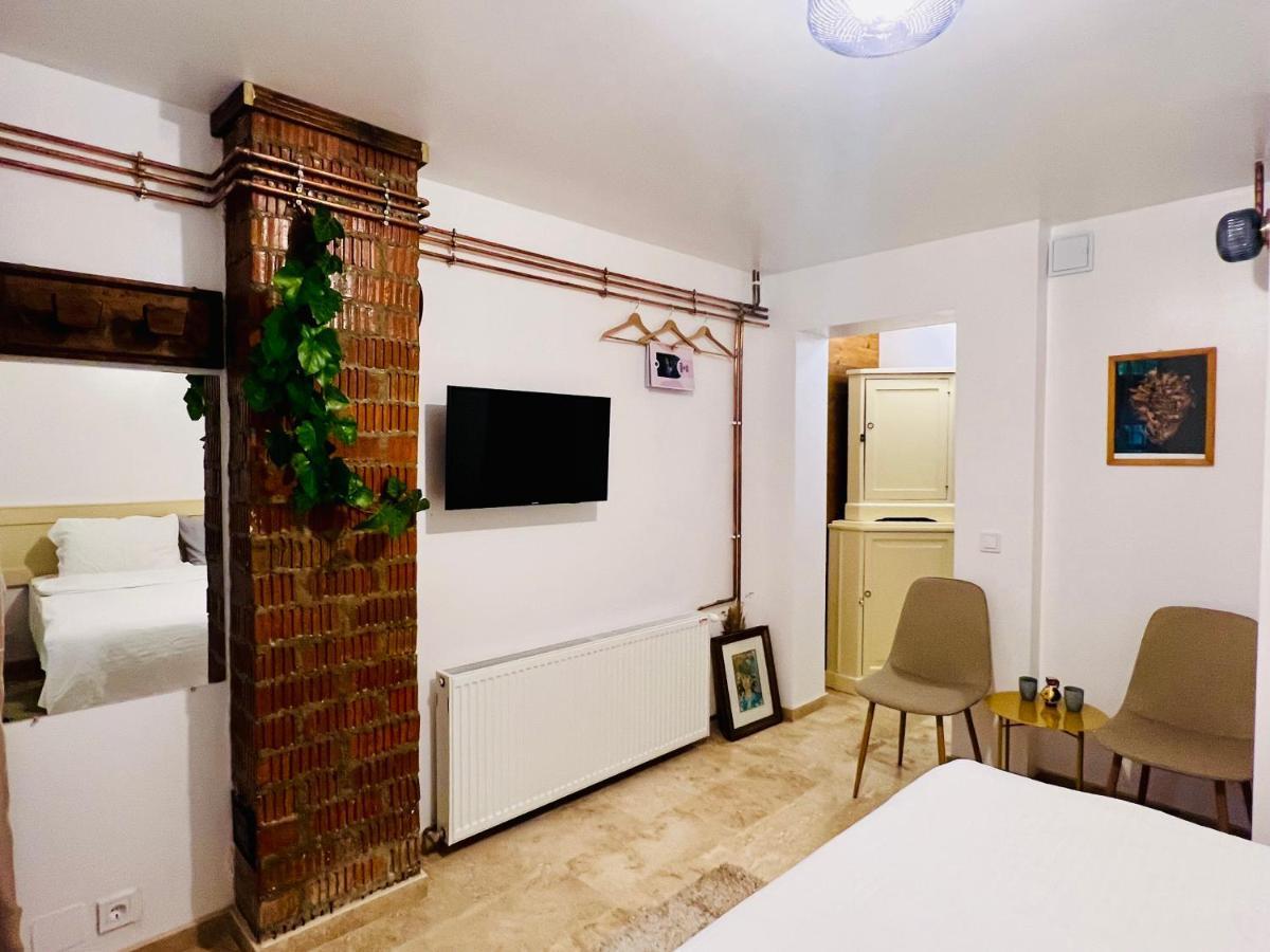 Standard Double Room,1588325389:JPEG