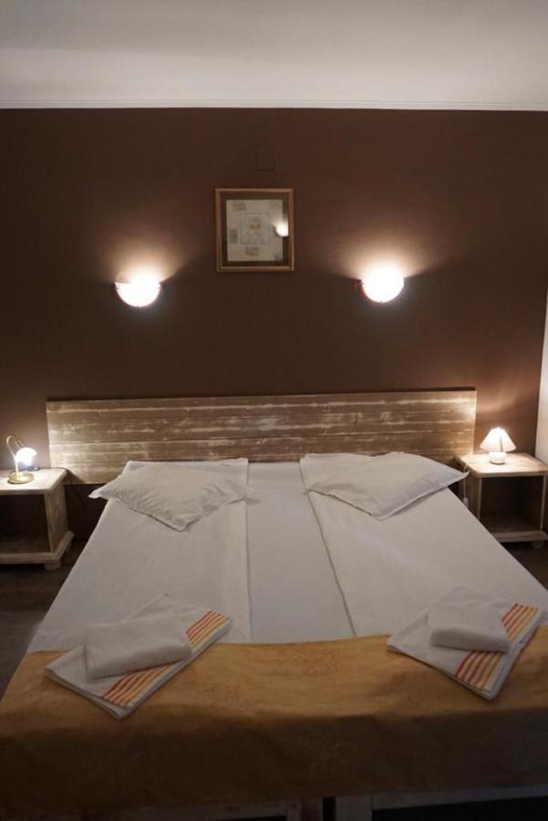 Deluxe Double Room with Balcony,1479996041:JPEG