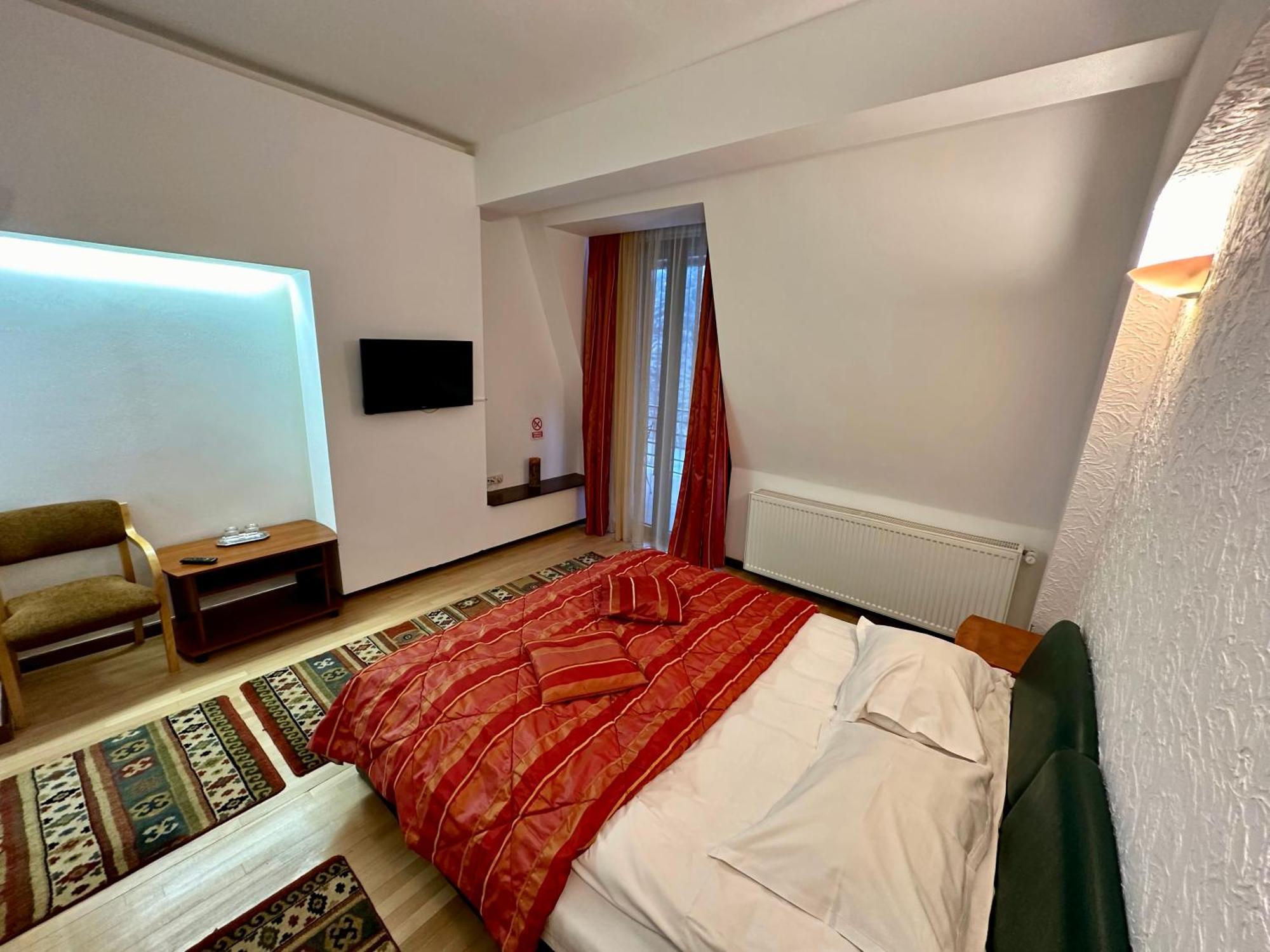 Double Room,1516754470:JPEG