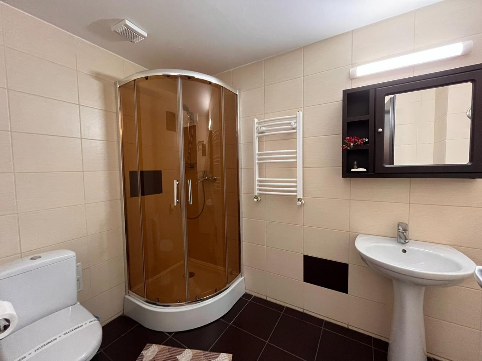 Twin Room with Private Bathroom,1522632490:JPEG
