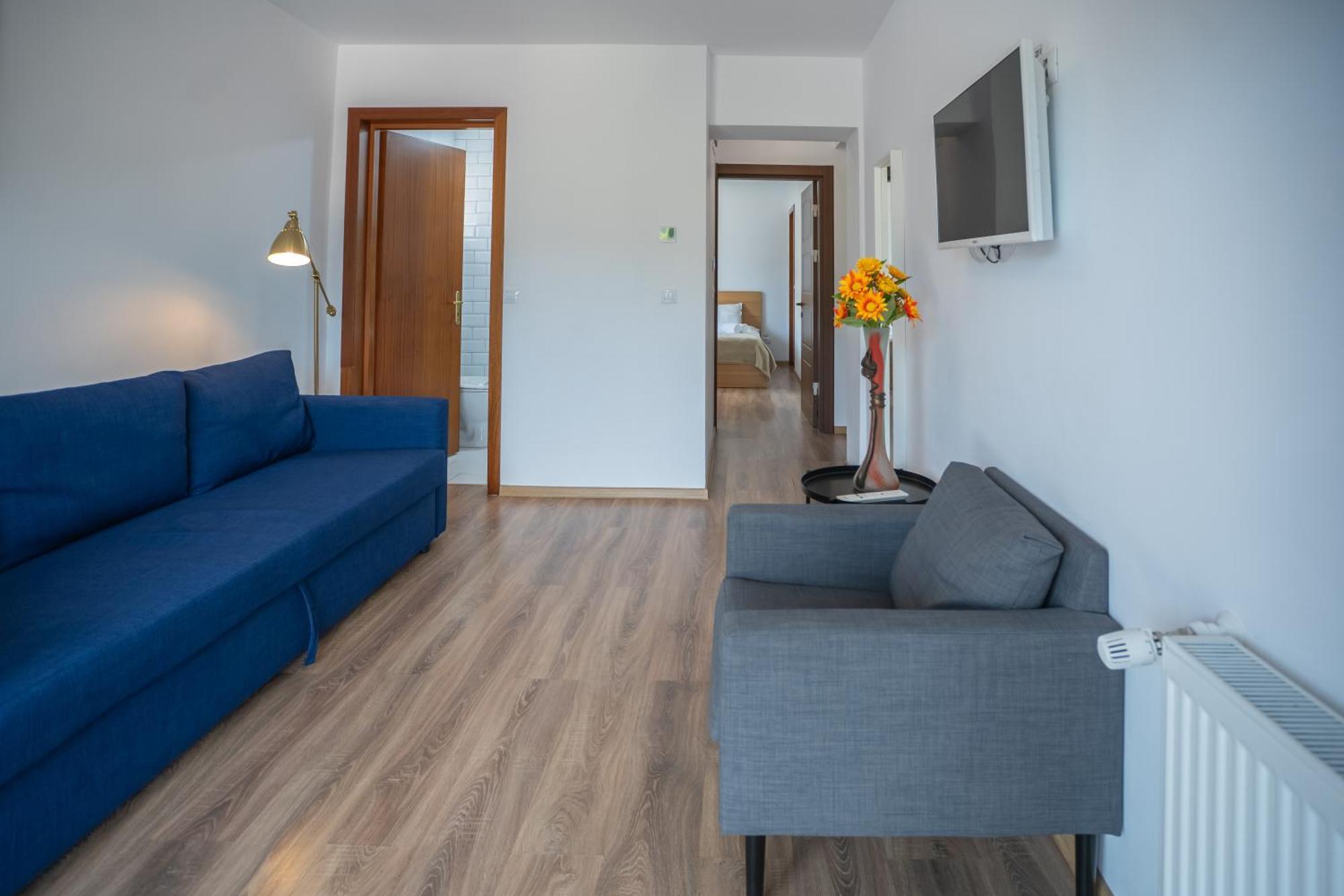 Apartment with Mountain View,1547514718:JPEG