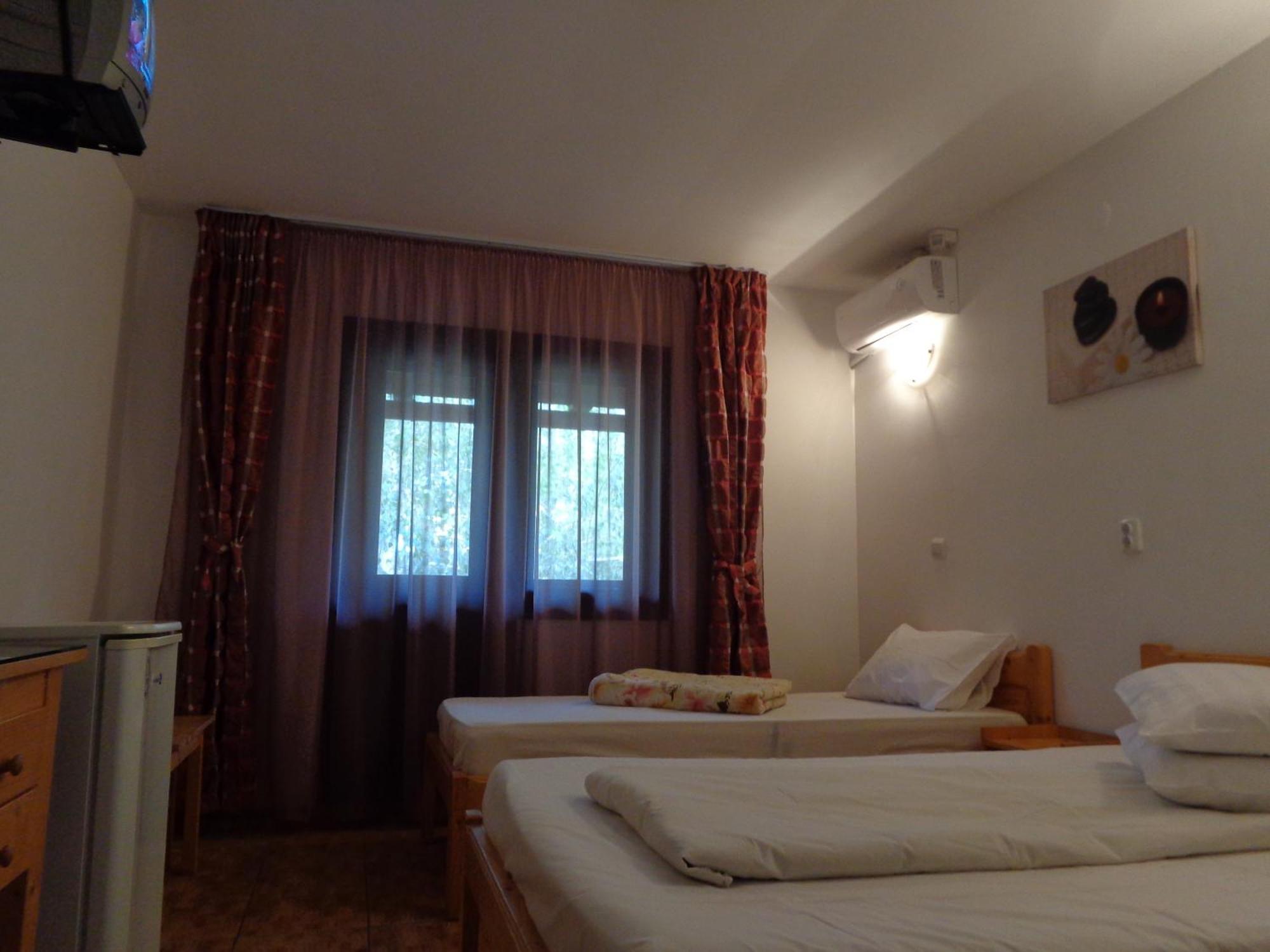Cameră triplă cu balcon
