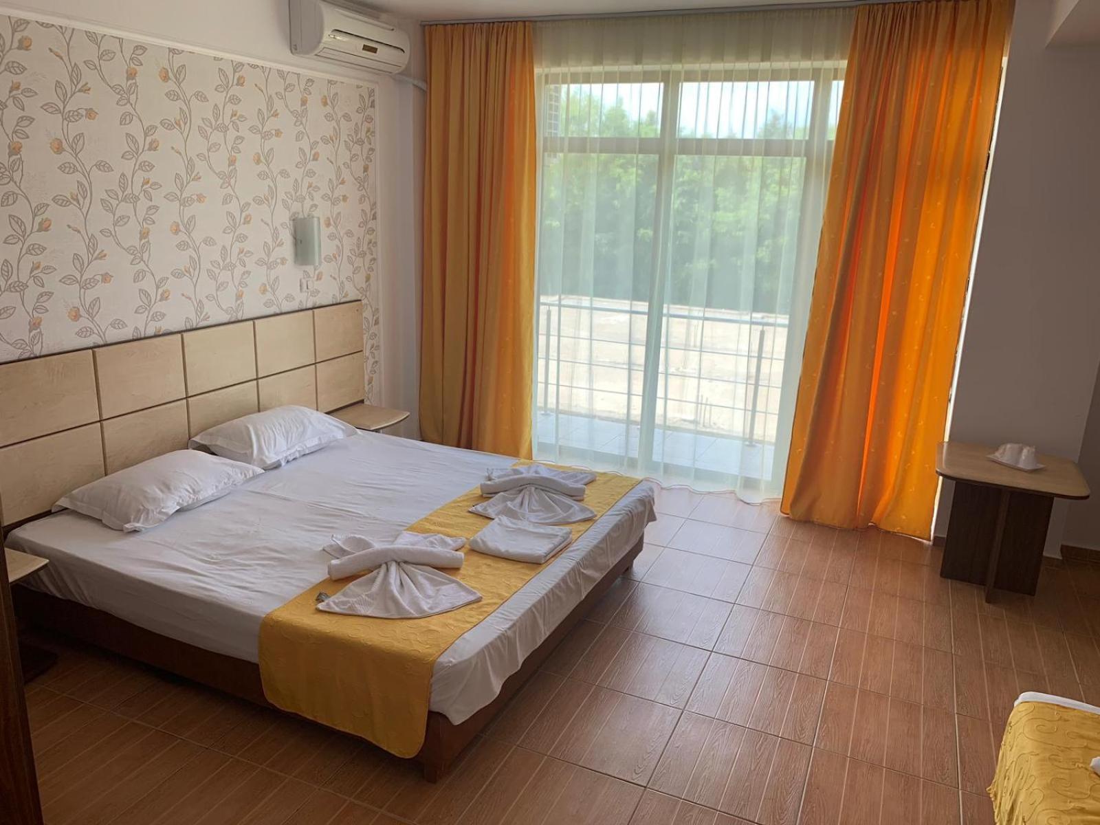 Cameră dublă cu balcon