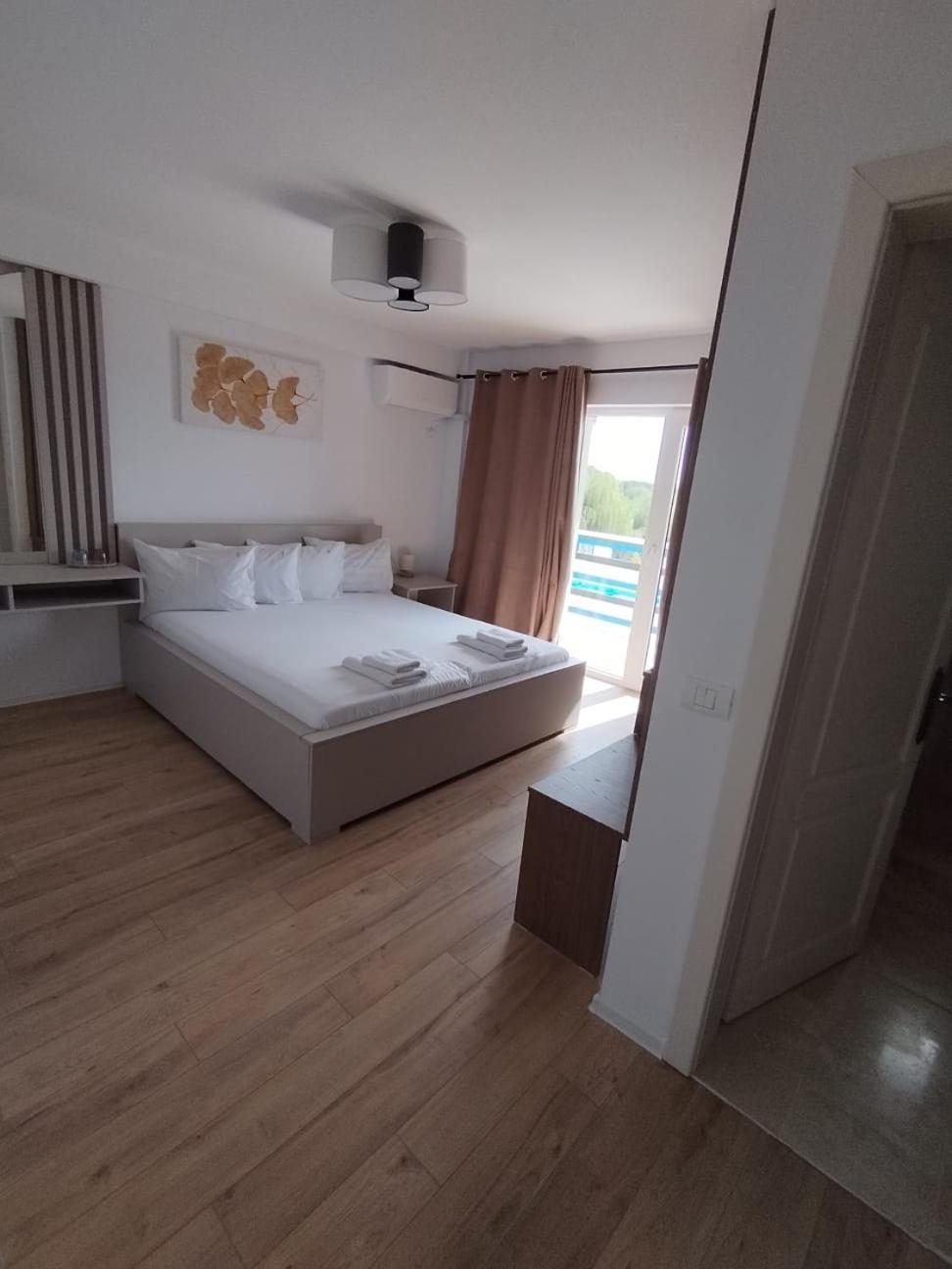 Cameră dublă cu balcon