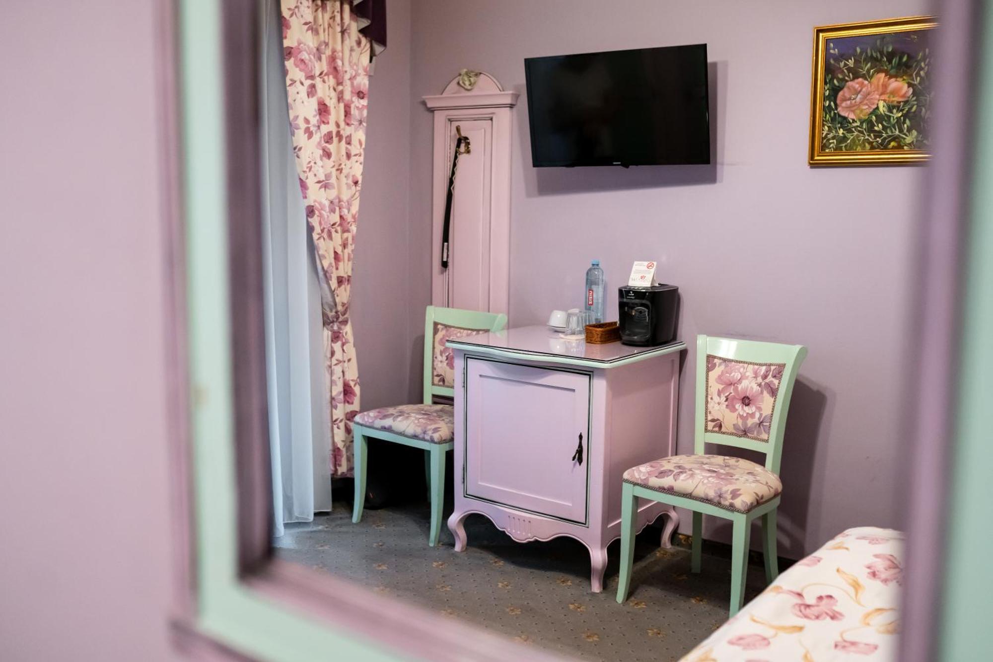 Standard Double Room,1641757885:JPEG