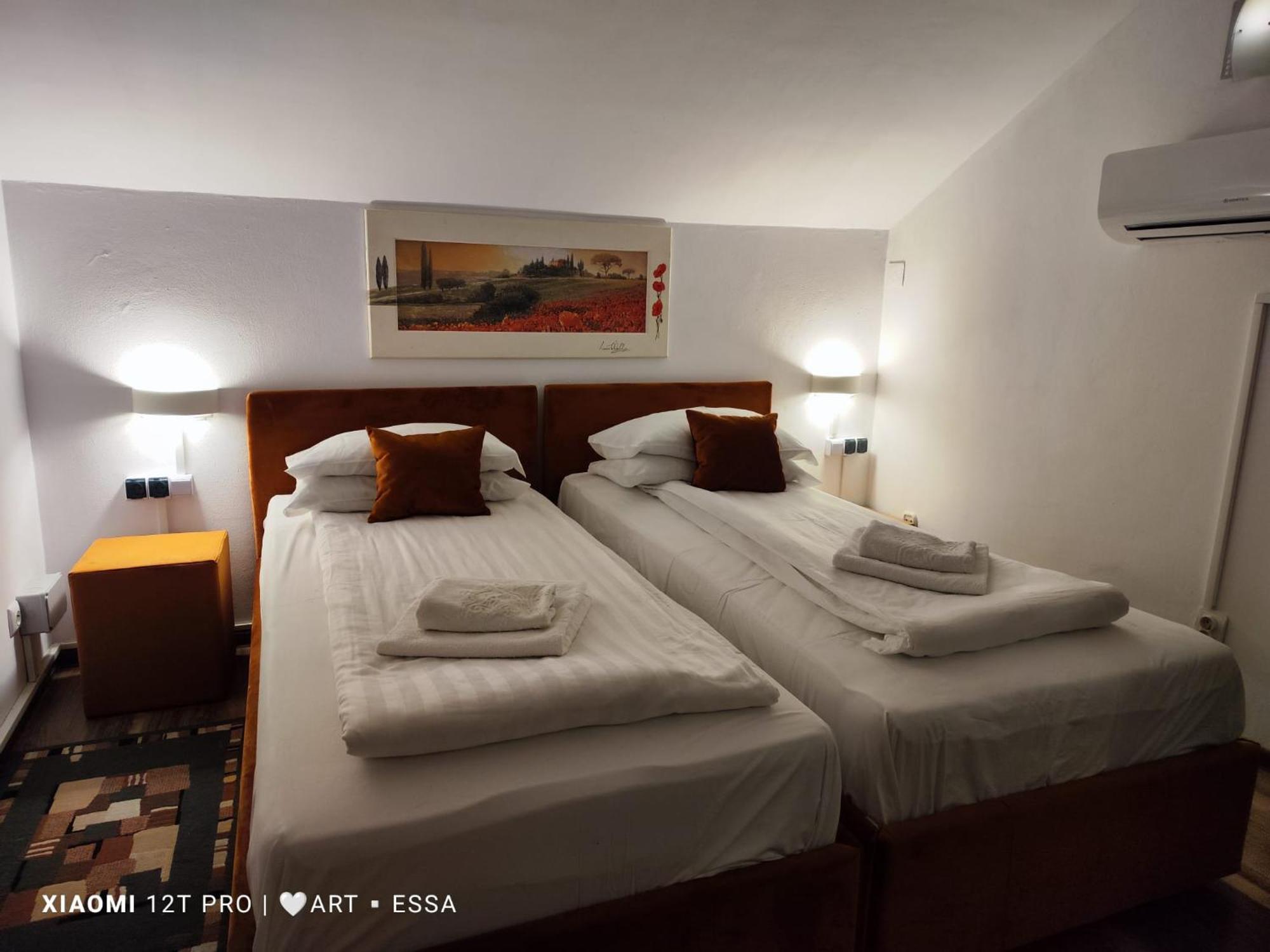 Family Room with Garden View