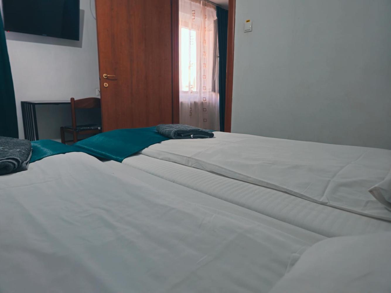 Two-Bedroom Apartment,1682932585:JPEG