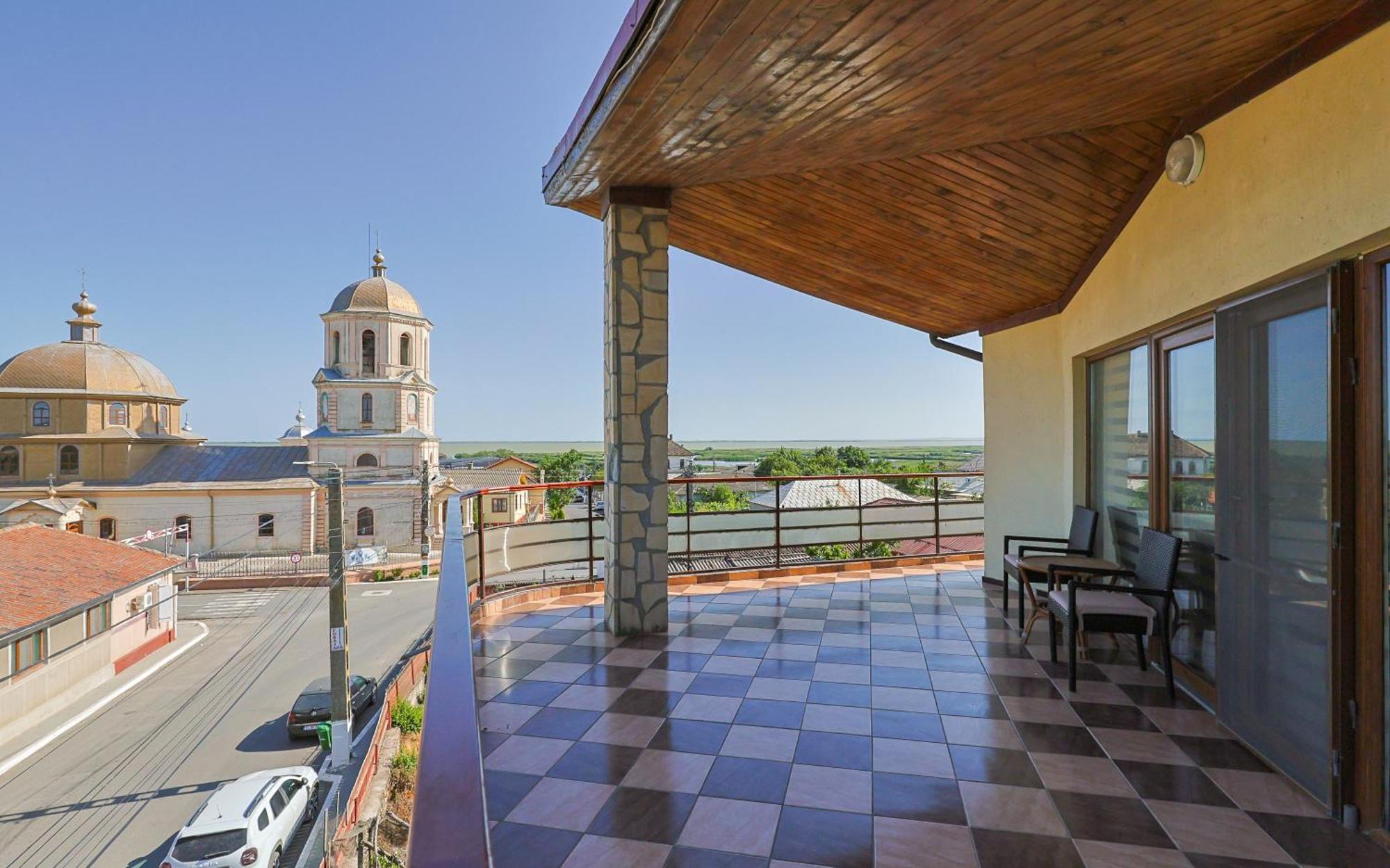 Two-Bedroom Apartment,1682958236:JPEG