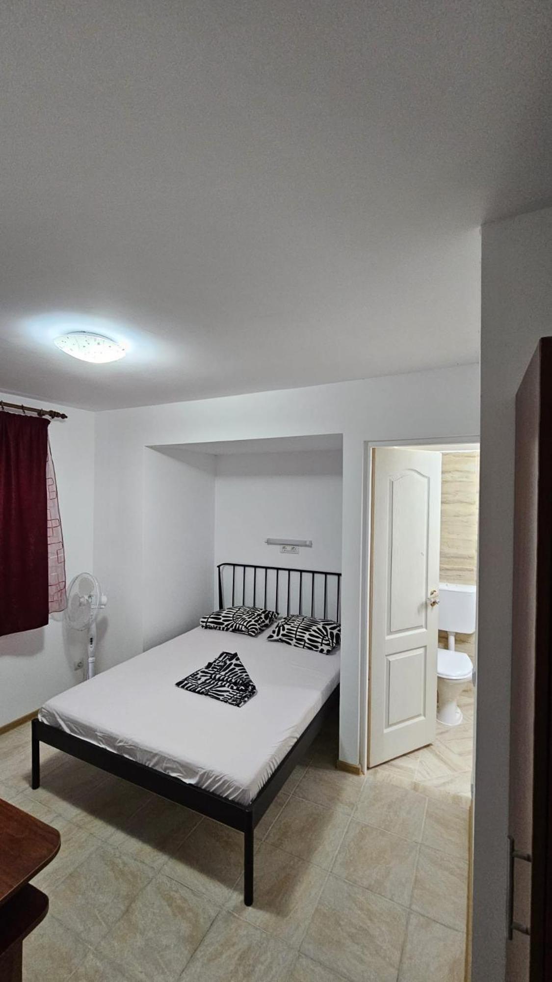Cameră dublă cu baie privată