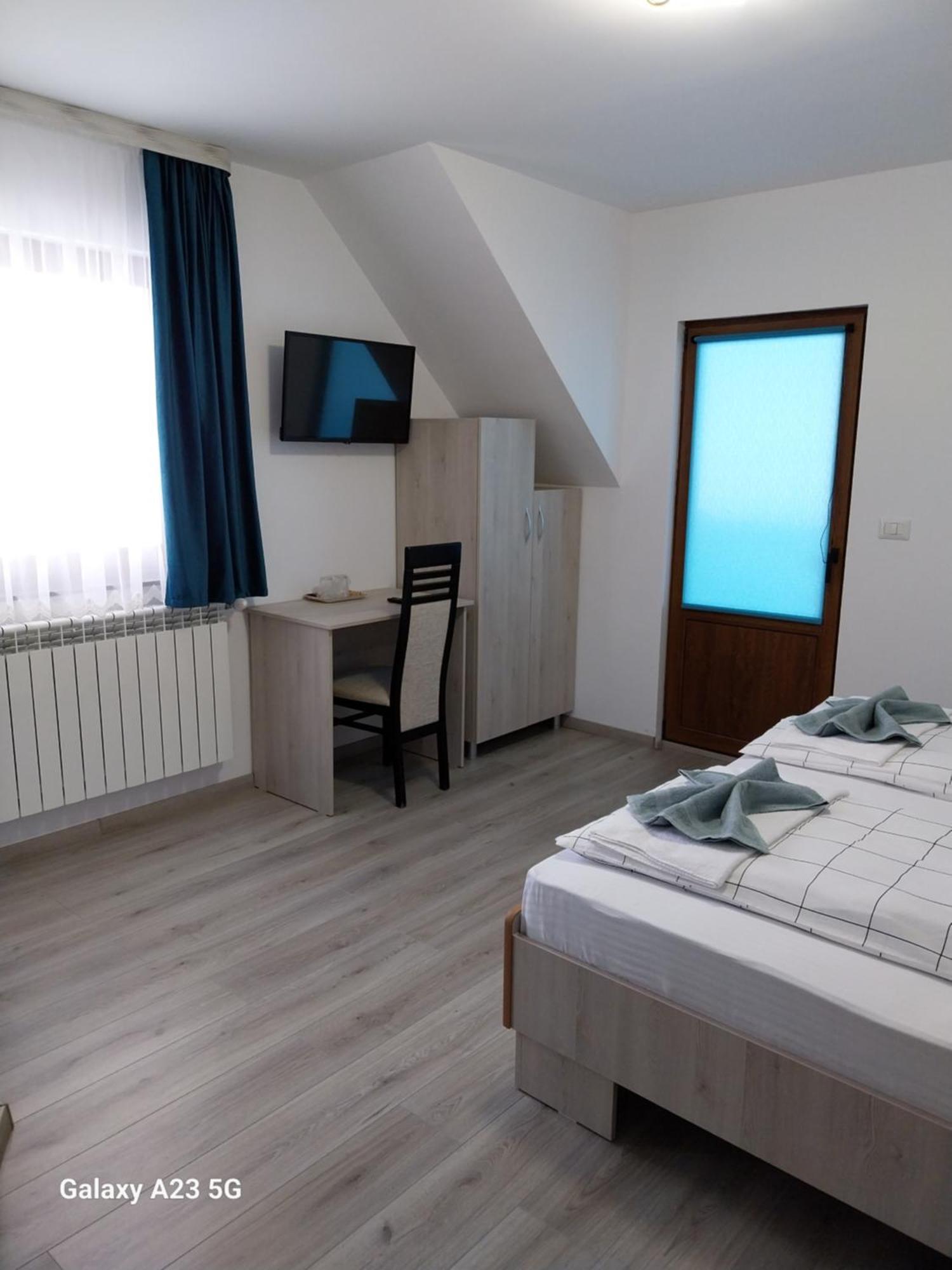 Cameră dublă cu balcon