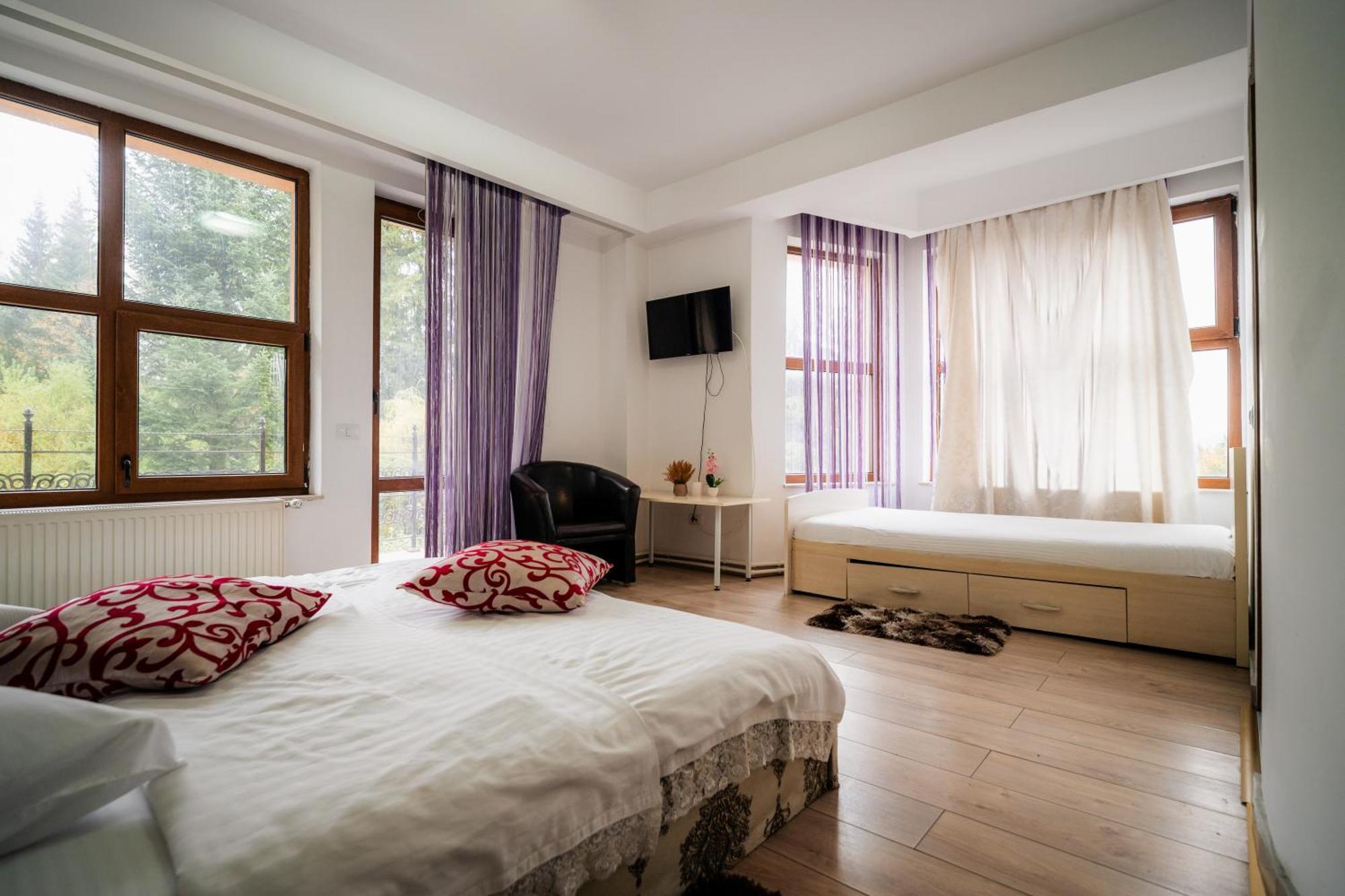 Triple Room with Private Bathroom