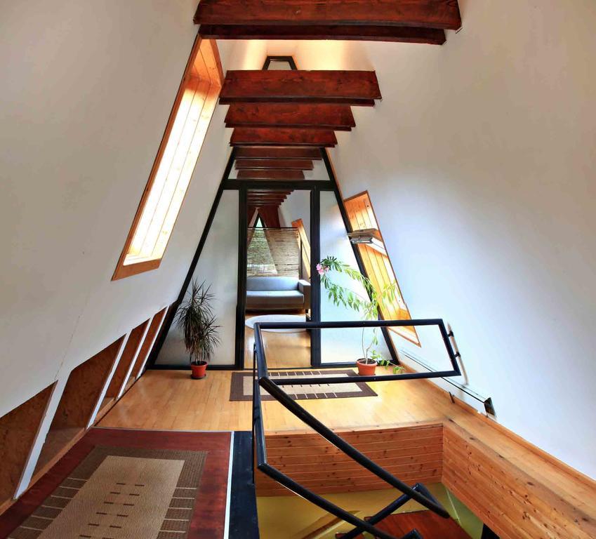 Double Room with Shared Bathroom,1499157484:JPEG