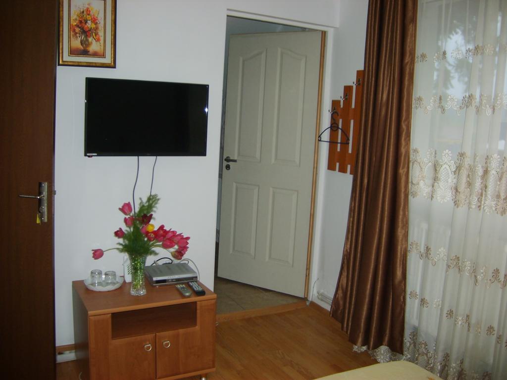 Double Room with Private Bathroom,979311640:JPEG