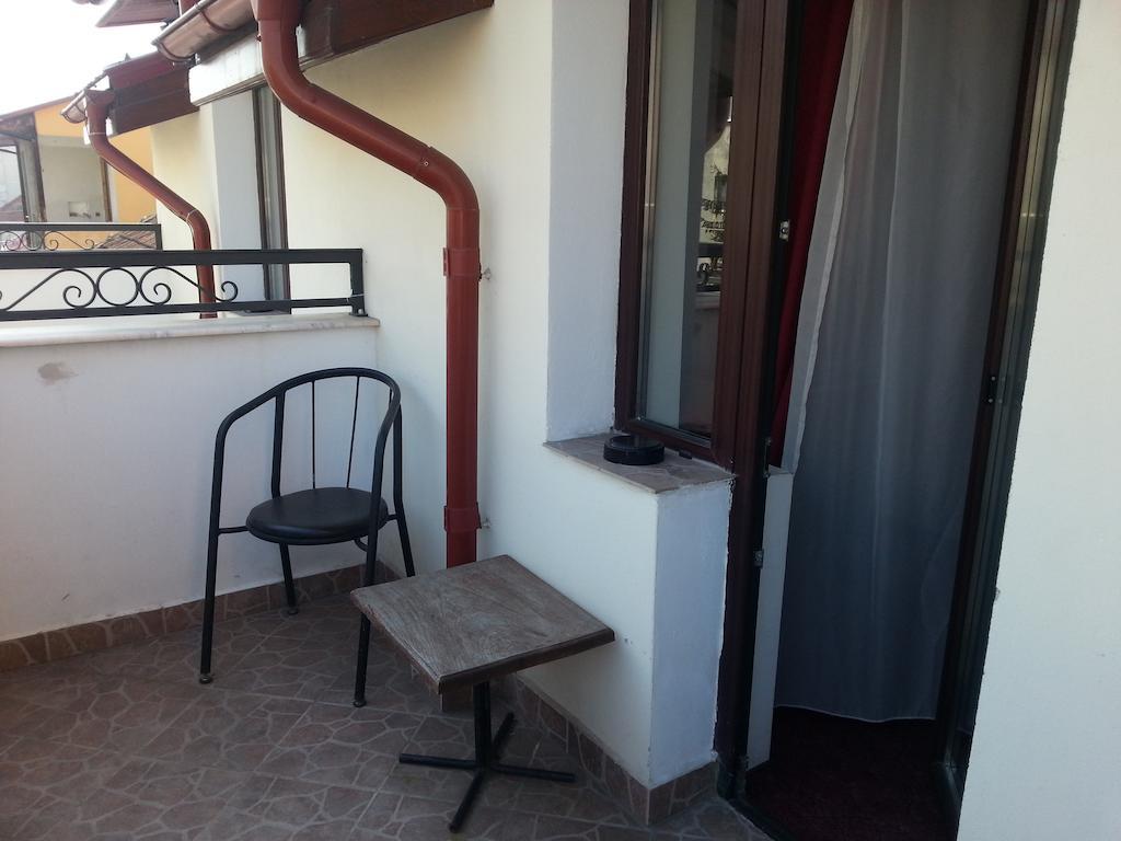 Cameră triplă cu balcon