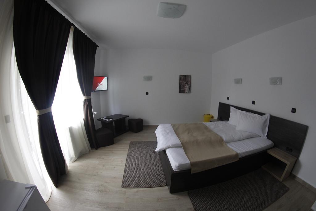Double Room with Balcony (2 Adults + 1 Child),381141520:JPEG