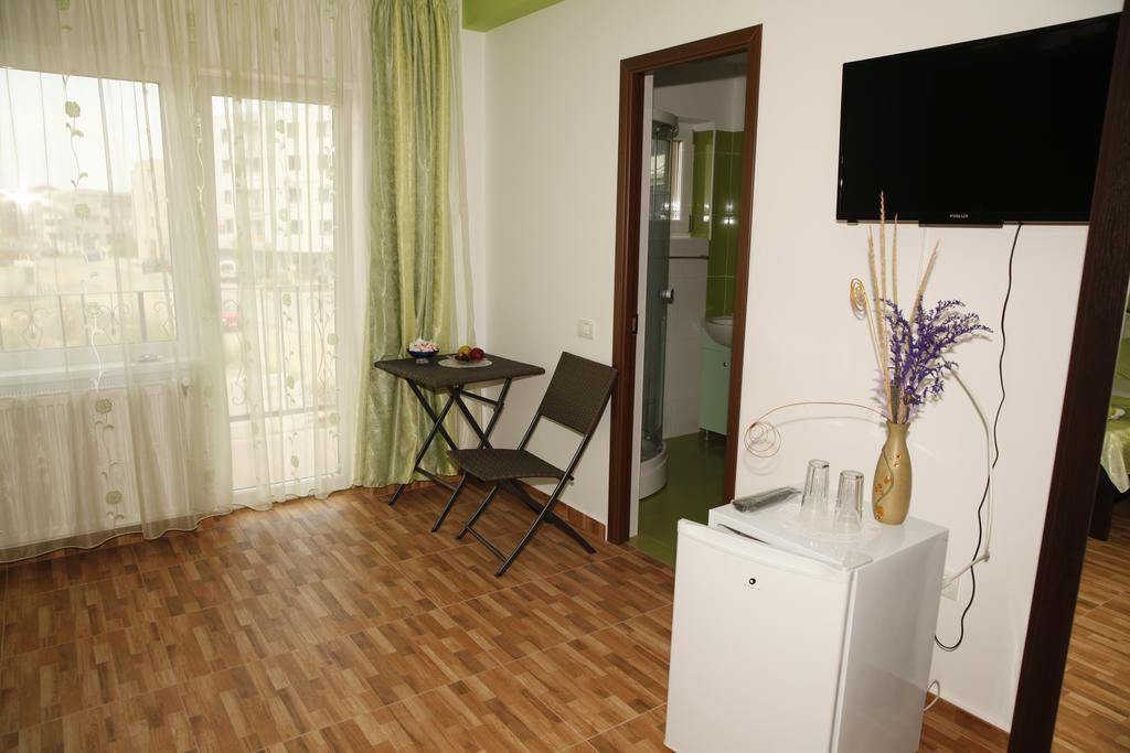 Family Room with Balcony,389235695:JPEG