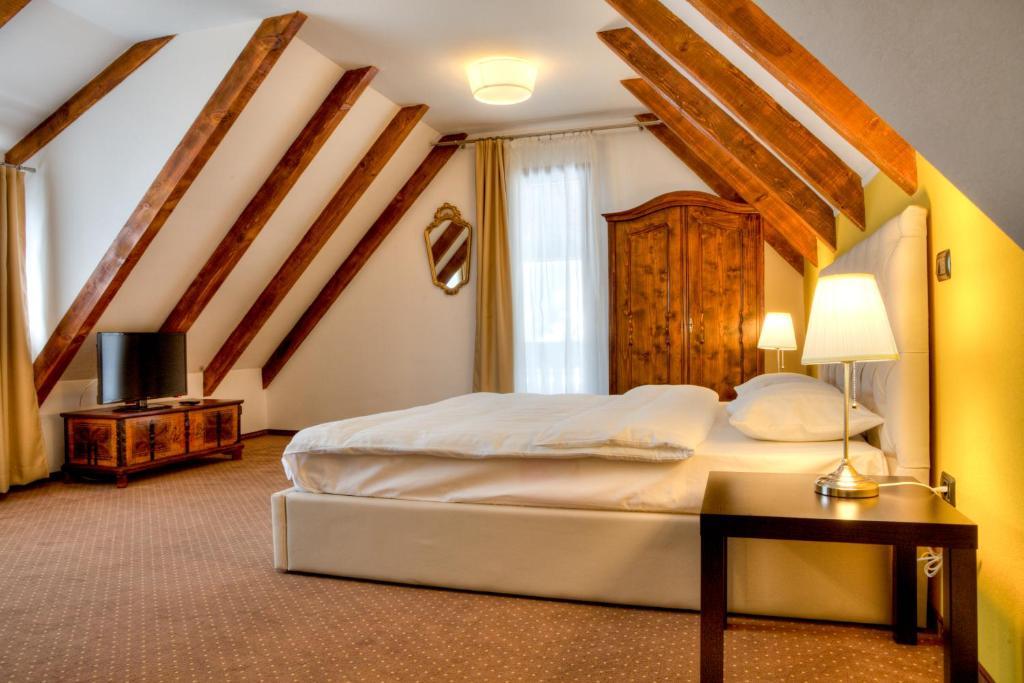 Double Room,410527086:JPEG