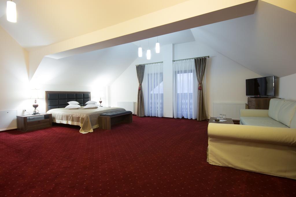 Family Suite (2 Adults + 2 Children),414917160:JPEG