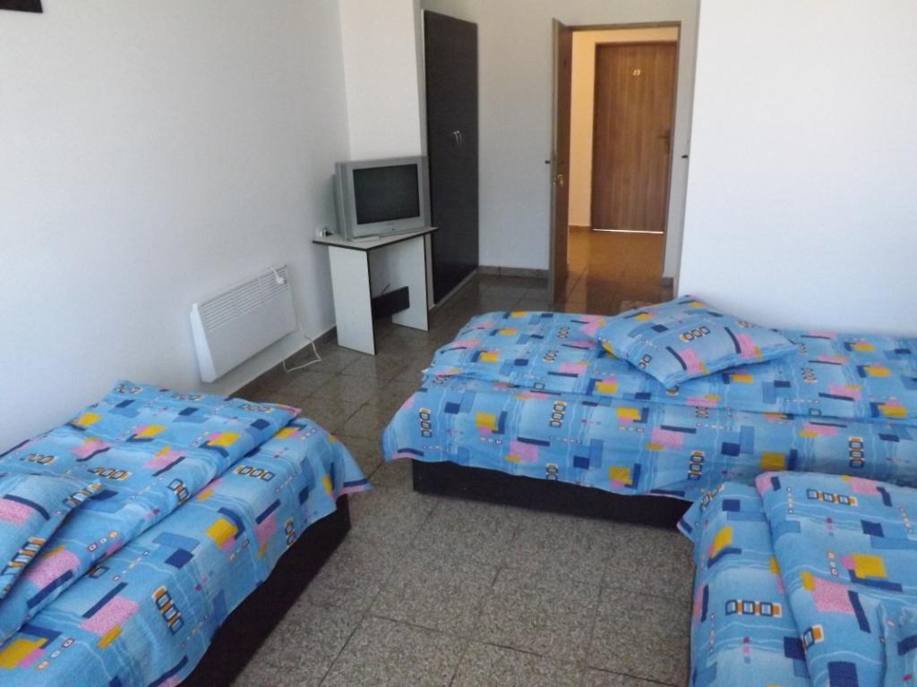 Triple Room,441227493:JPEG