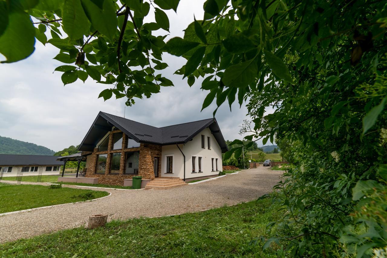 Eight-Bedroom House,1253712628:JPEG