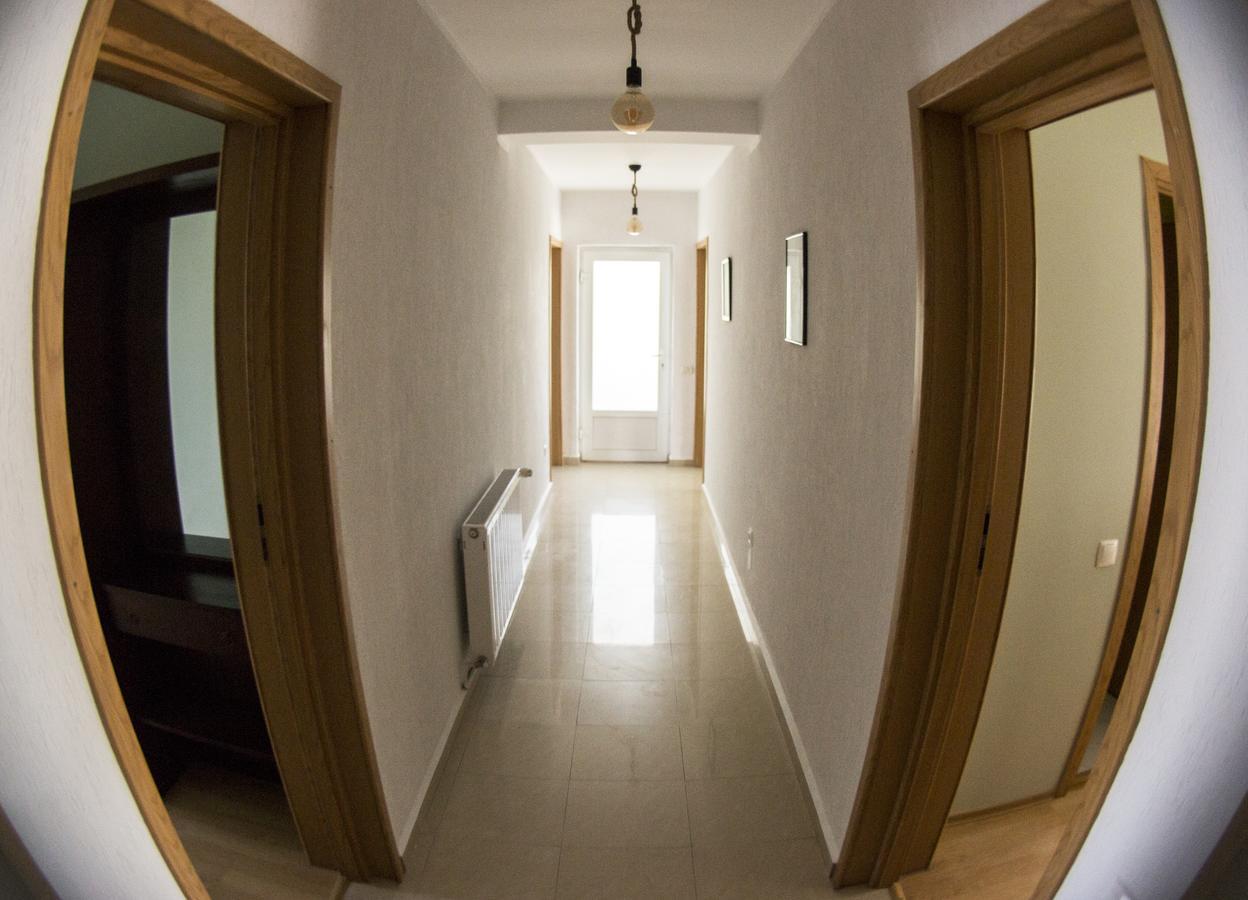 Cameră triplă cu balcon