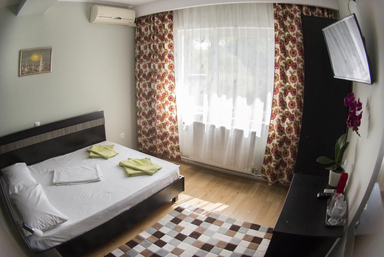 Double Room,665169849:JPEG