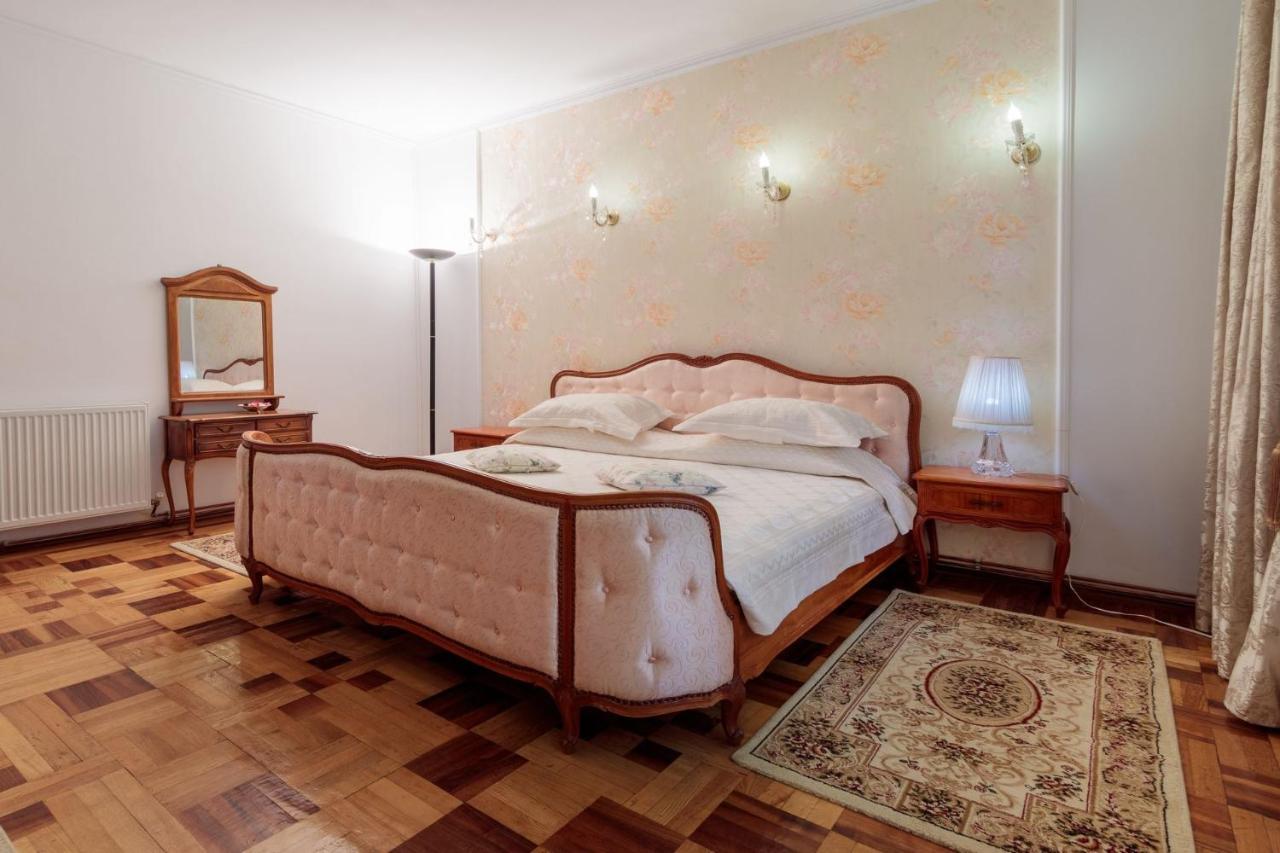 King Studio,740837053:JPEG