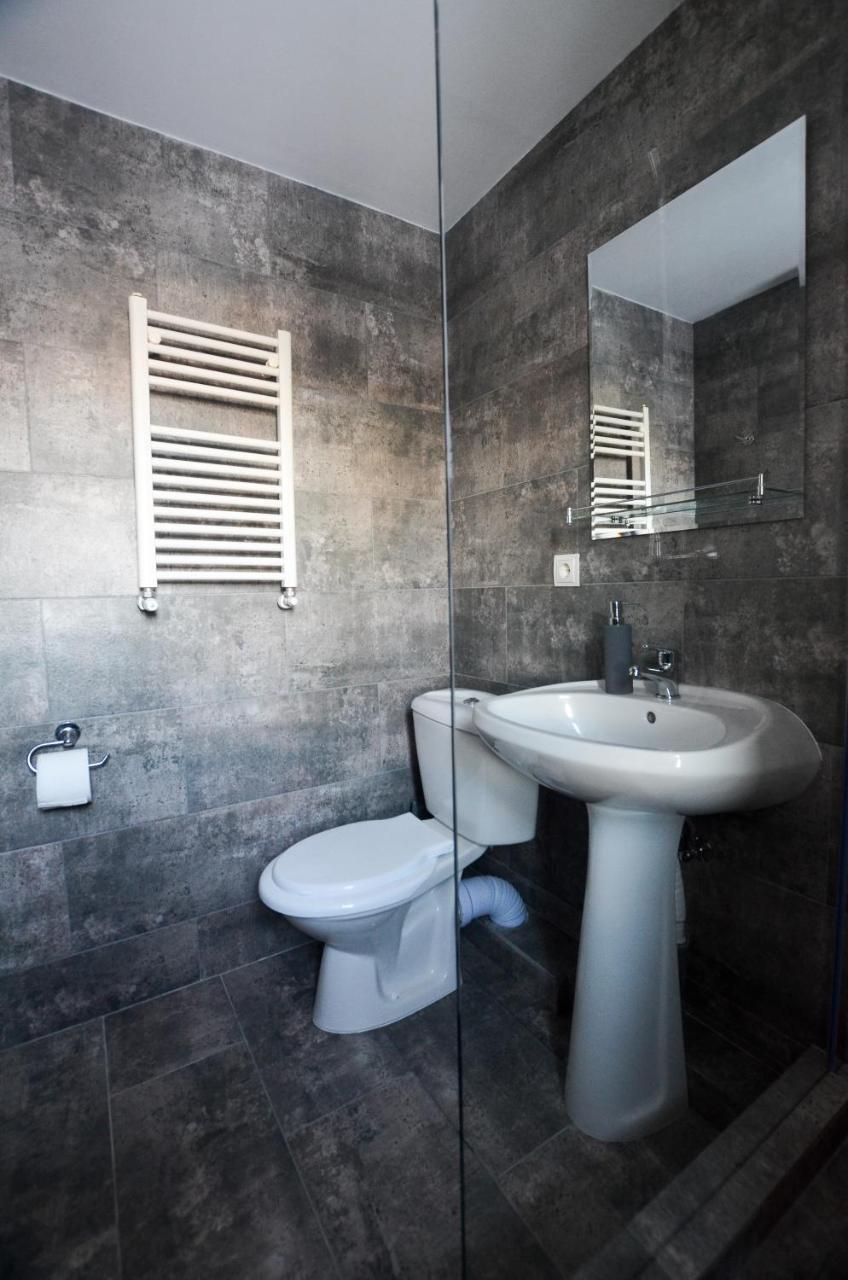 Double Room with Private Bathroom,762347794:JPEG