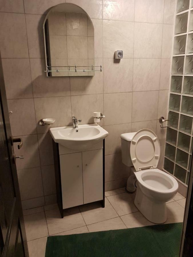Cameră dublă cu baie privată