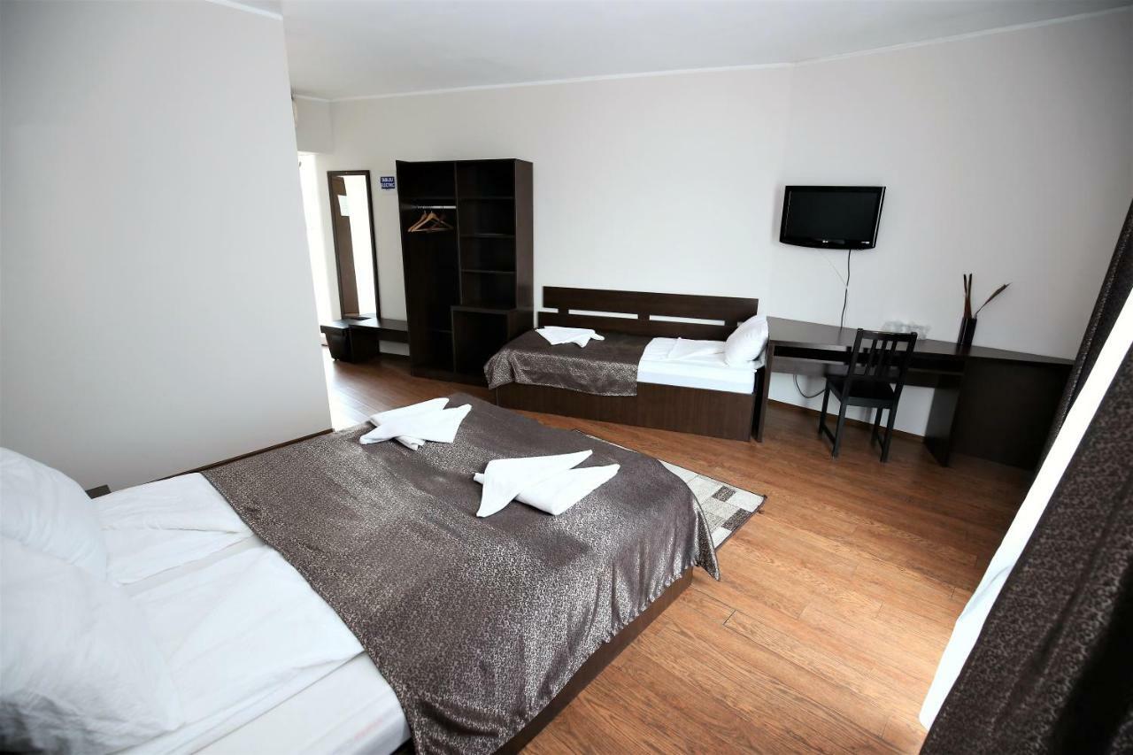 Triple Room,1742840286:JPEG