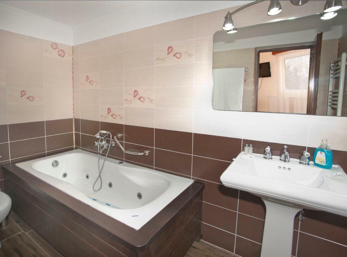 Deluxe Double Room,853841903:JPEG