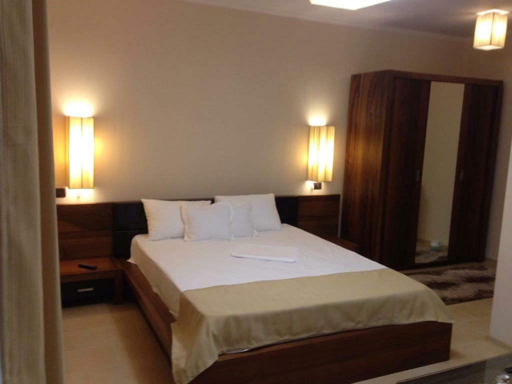 Queen Room with Pool View,890037718:JPEG