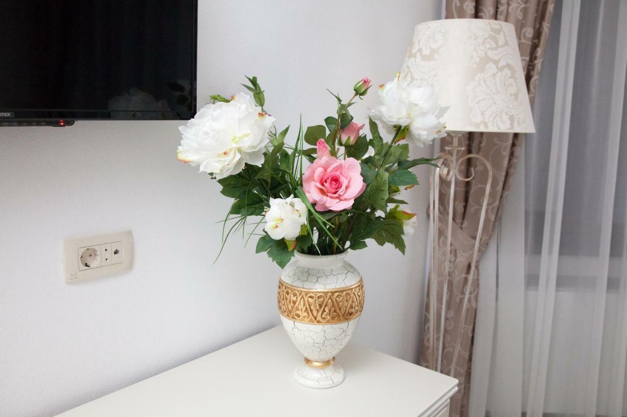 Double Deluxe 4*,898079206:JPEG