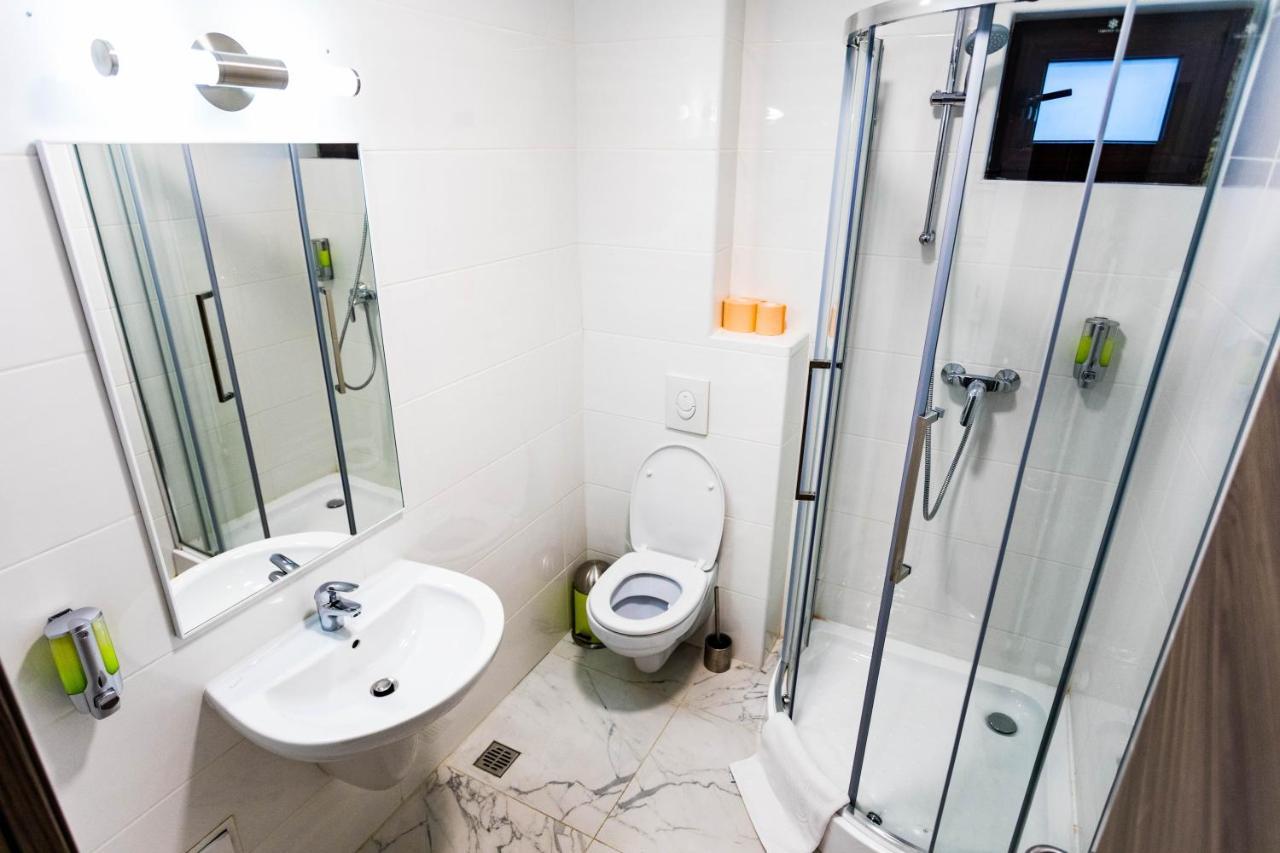 Double Room with Extra Bed,978456646:JPEG