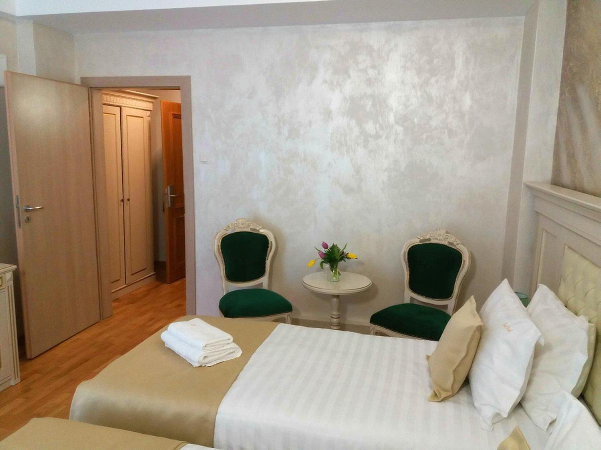 Twin Room,982249861:JPEG