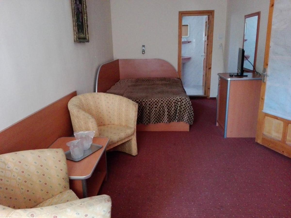 Double Room with Balcony,996687037:JPEG