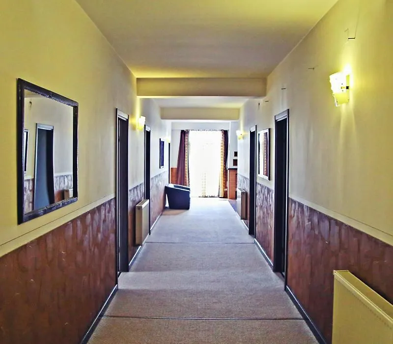 Cazare Karmina-1