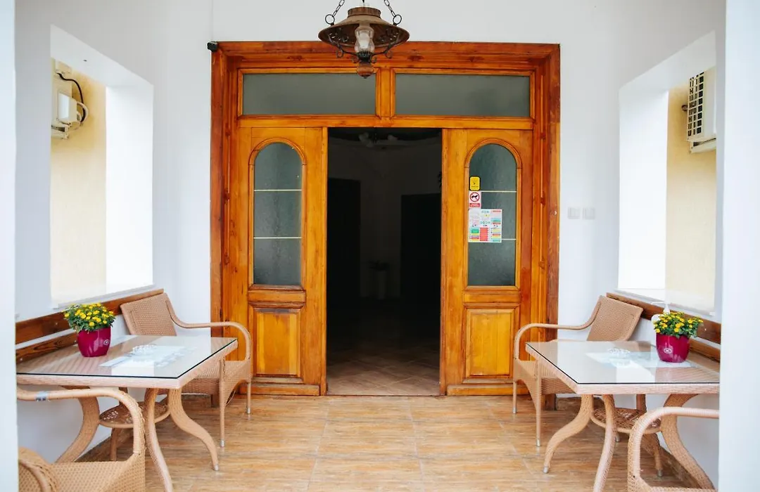 Pensiunea Casa Cristal-1